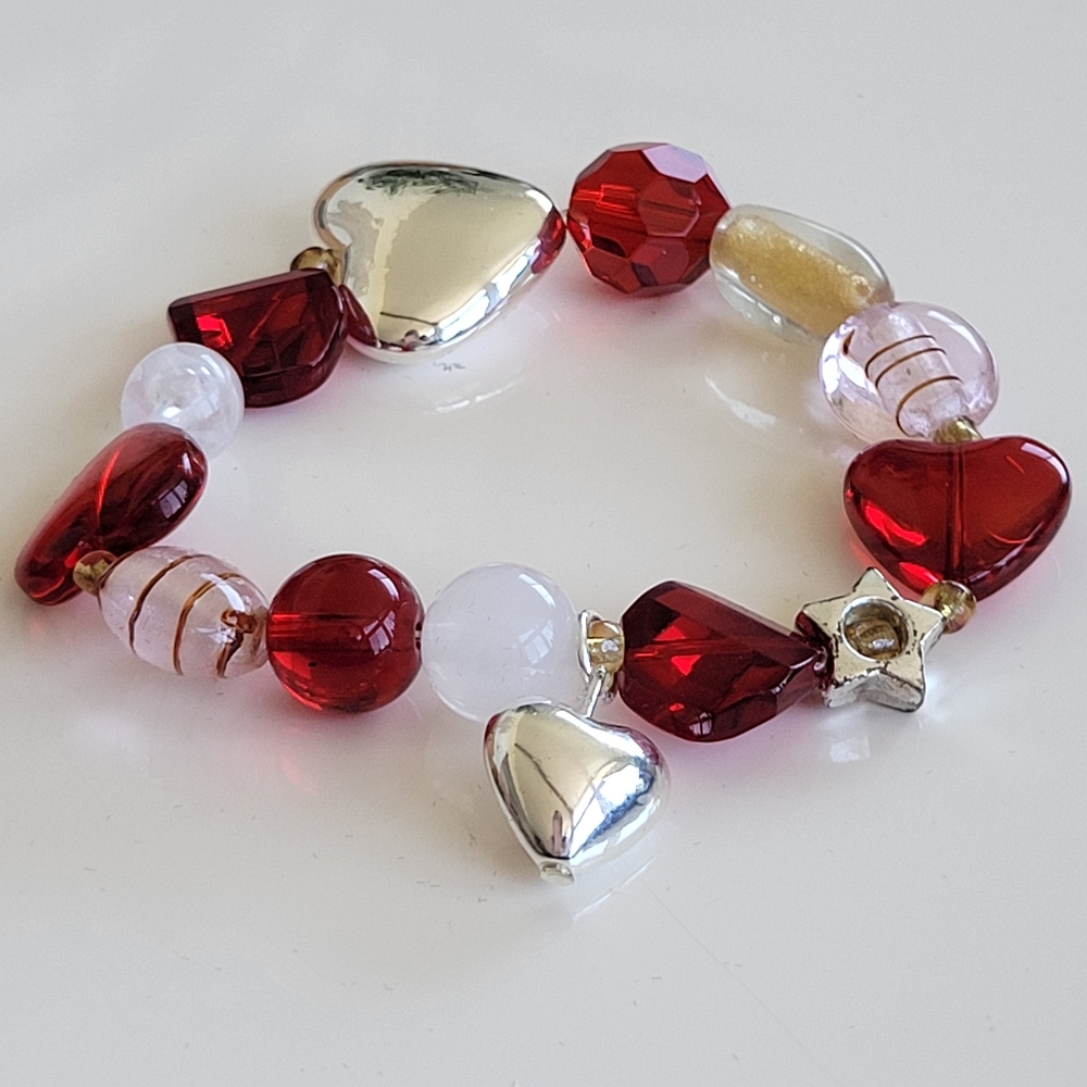 Avon | Holiday Beaded Bracelet Red